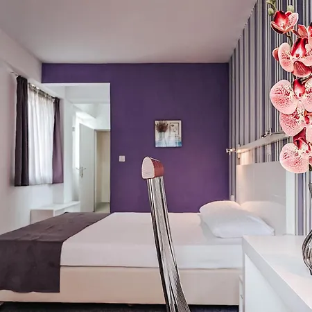 Violet Апартаменти *